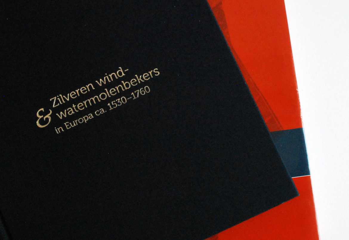 Boek Zilveren wind- en watermolenbekers kaftstempel design by Bert Vanden Berghe for Graffito nv